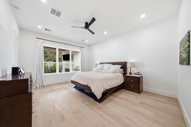 1030 Chamboard Lane, Houston, TX 77018