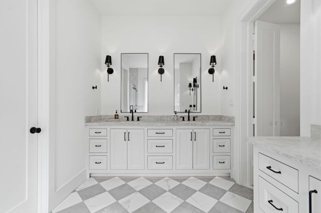 1030 Chamboard Lane, Houston, TX 77018