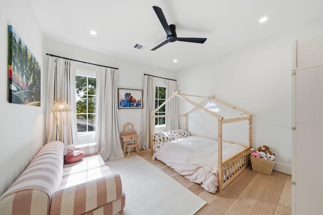 1030 Chamboard Lane, Houston, TX 77018