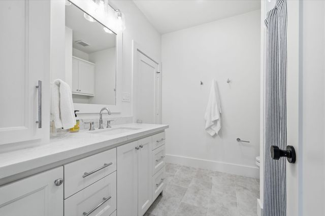 1030 Chamboard Lane, Houston, TX 77018