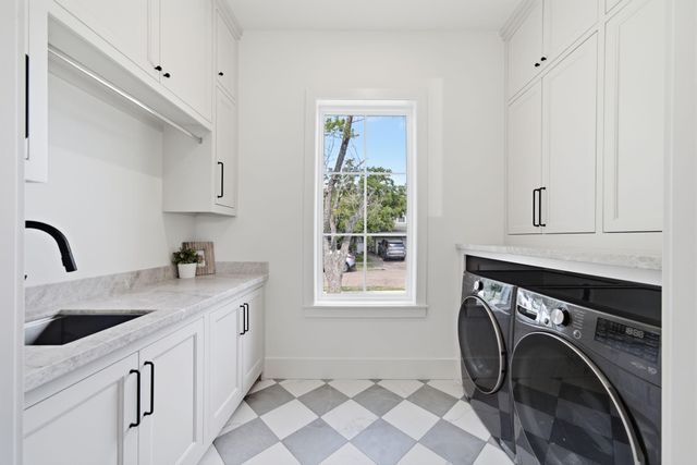 1030 Chamboard Lane, Houston, TX 77018