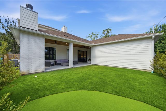 1030 Chamboard Lane, Houston, TX 77018