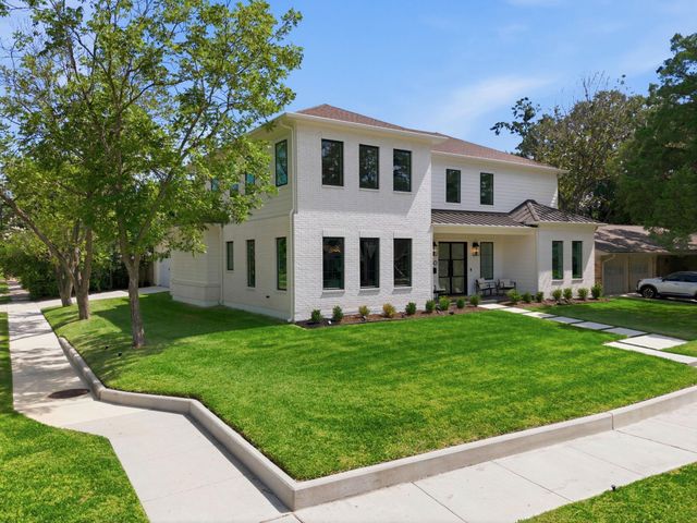 1030 Chamboard Lane, Houston, TX 77018
