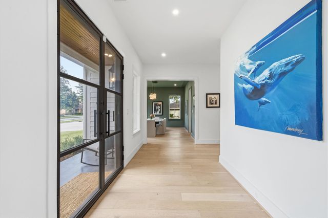 1030 Chamboard Lane, Houston, TX 77018