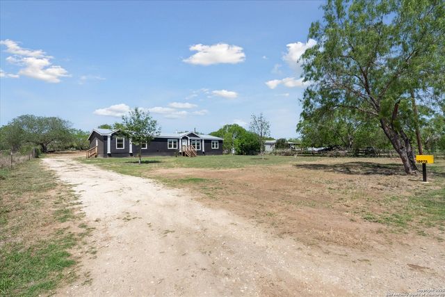 18975 TEJEDA RD, San Antonio, TX 78221