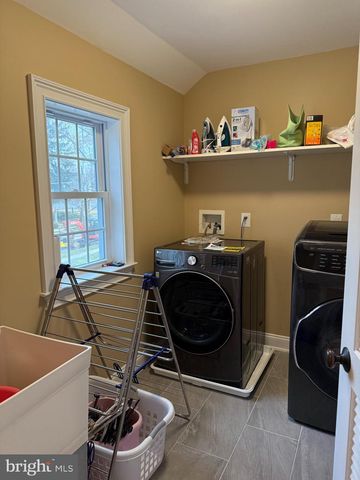 10 HARRIS RD, Princeton, NJ 08540