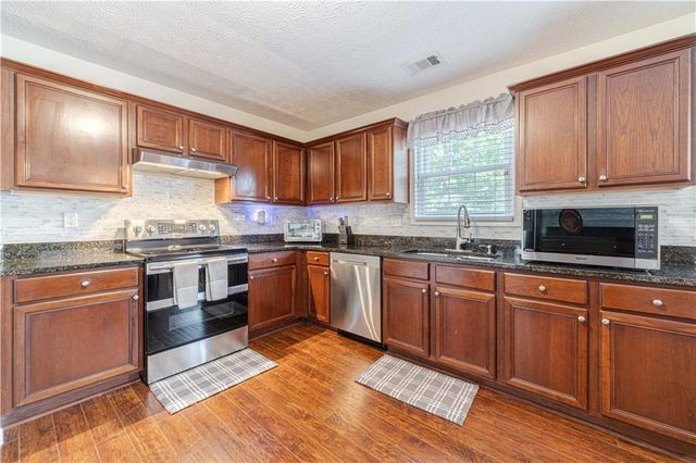 1231 Hogan Ridge Drive, Grayson, GA 30017