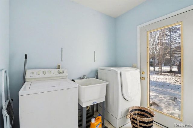 7843 Briarbrook Drive, Ypsilanti, MI 48197