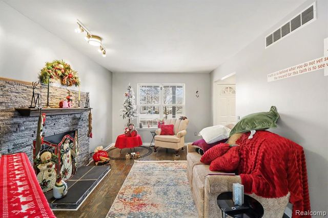 7843 Briarbrook Drive, Ypsilanti, MI 48197