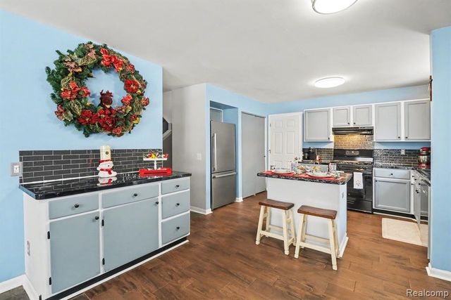 7843 Briarbrook Drive, Ypsilanti, MI 48197