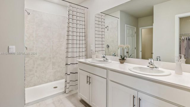 106 SE 23rd Pl, Cape Coral, FL 33990