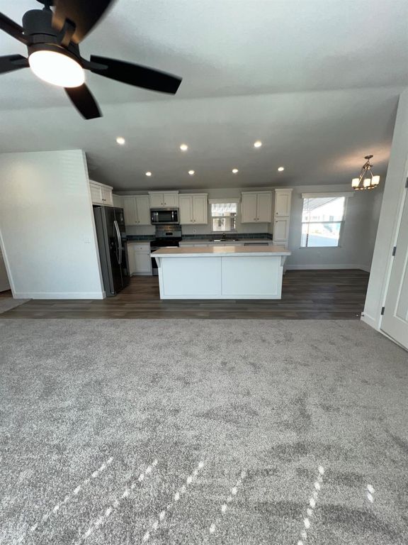 Image 10 of property listing at 2706 W Ashlan Avenue # 299, Fresno, CA 93705