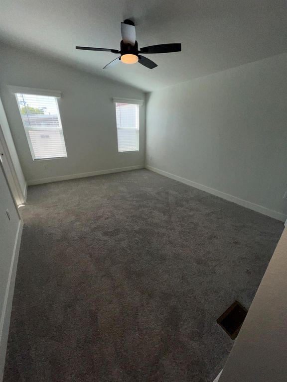 Image 16 of property listing at 2706 W Ashlan Avenue # 299, Fresno, CA 93705