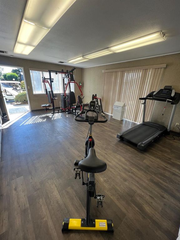 Image 31 of property listing at 2706 W Ashlan Avenue # 299, Fresno, CA 93705