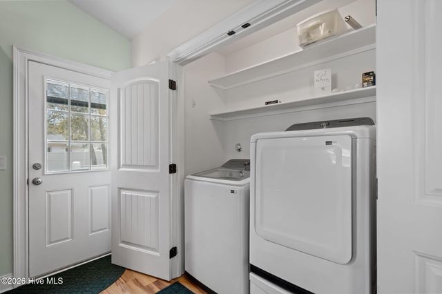 208 NE 52nd Street, Oak Island, NC 28465