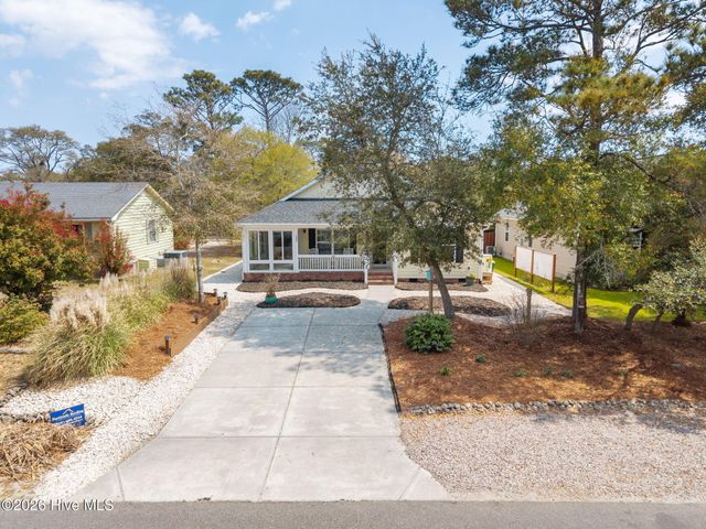 208 NE 52nd Street, Oak Island, NC 28465