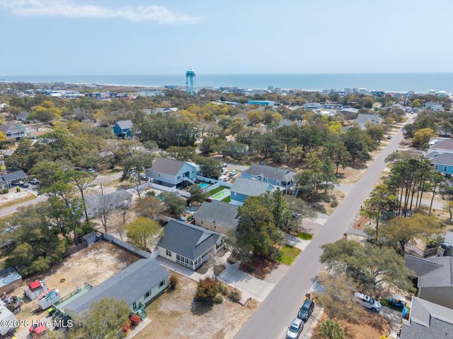 208 NE 52nd Street, Oak Island, NC 28465