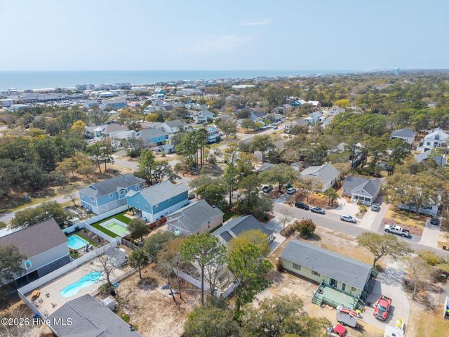 208 NE 52nd Street, Oak Island, NC 28465