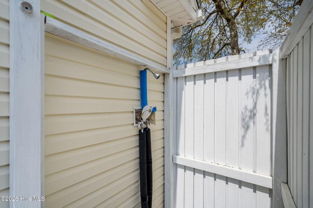 208 NE 52nd Street, Oak Island, NC 28465