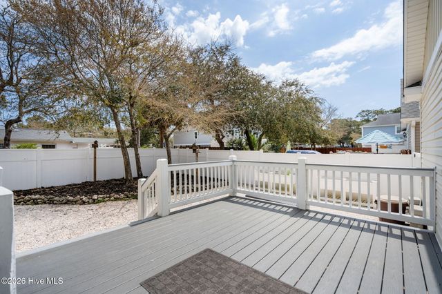 208 NE 52nd Street, Oak Island, NC 28465