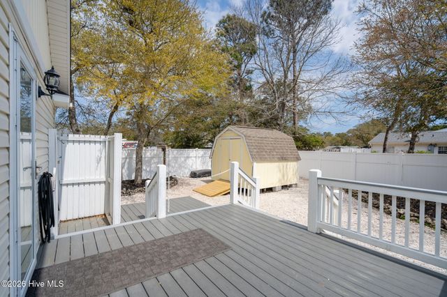 208 NE 52nd Street, Oak Island, NC 28465
