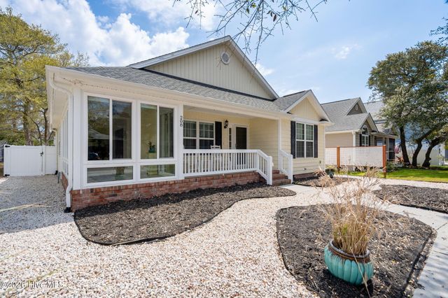 208 NE 52nd Street, Oak Island, NC 28465