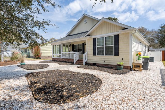 208 NE 52nd Street, Oak Island, NC 28465