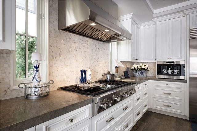 121 41st Street, Newport Beach, CA 92663