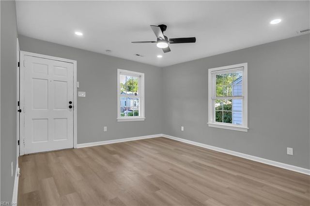 45 Cherry Acres DR, Hampton, VA 23669