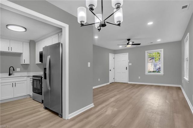 45 Cherry Acres DR, Hampton, VA 23669