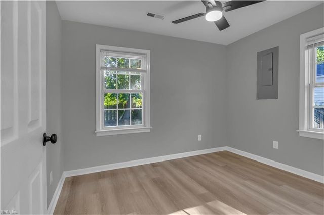 45 Cherry Acres DR, Hampton, VA 23669