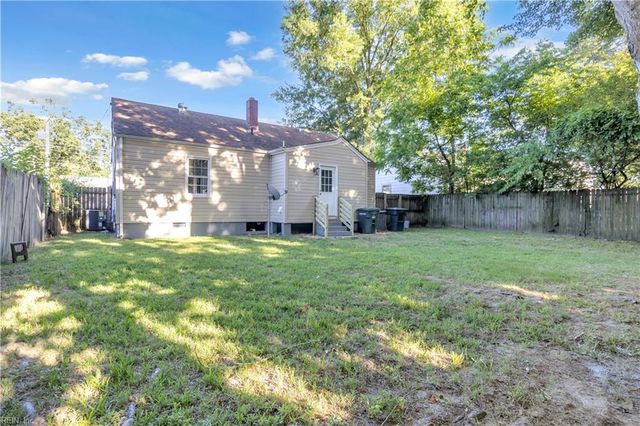 45 Cherry Acres DR, Hampton, VA 23669
