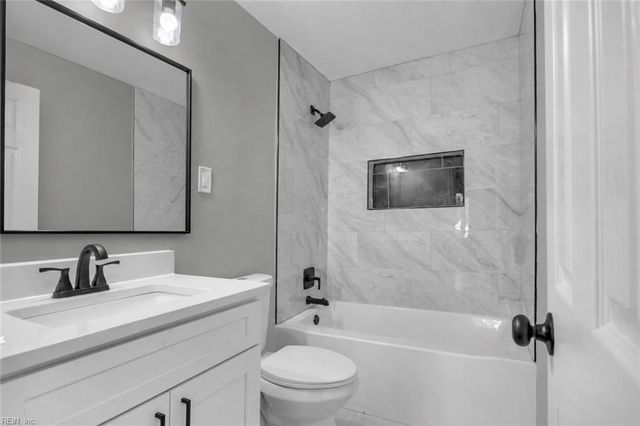 45 Cherry Acres DR, Hampton, VA 23669