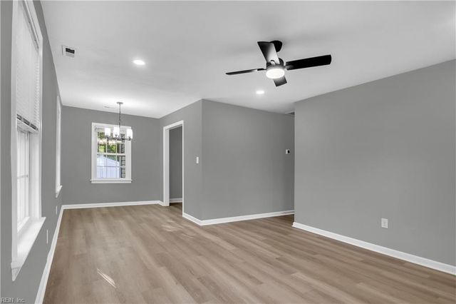 45 Cherry Acres DR, Hampton, VA 23669