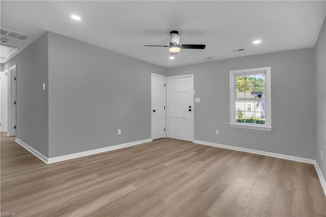 45 Cherry Acres DR, Hampton, VA 23669