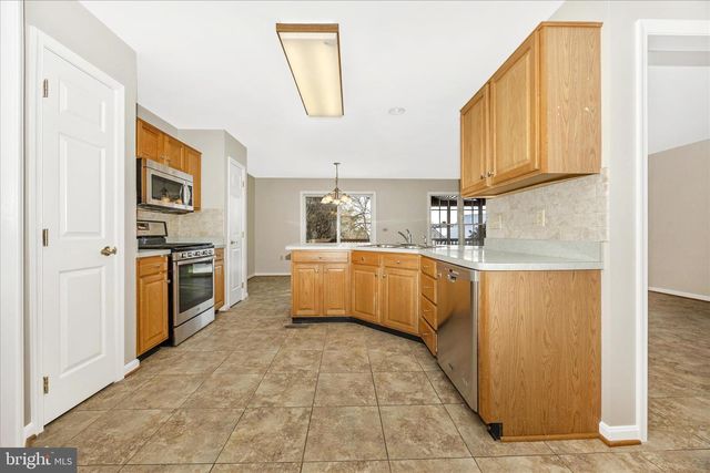 2012 CHAPEL CT, Frederick, MD 21702