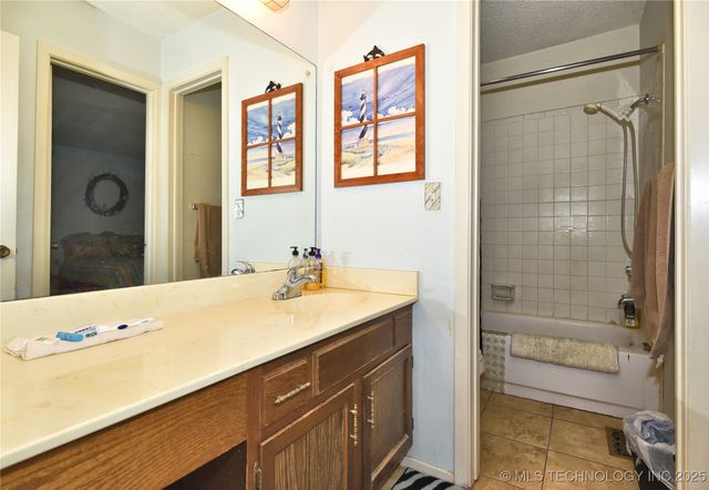 7042 E 33rd Street 5, Tulsa, OK 74145