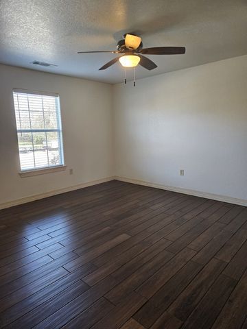 400 S Powell Street, Corsicana, TX 75110