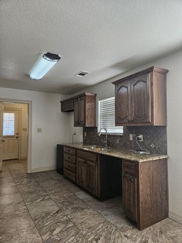 400 S Powell Street, Corsicana, TX 75110