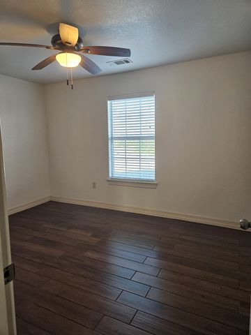 400 S Powell Street, Corsicana, TX 75110