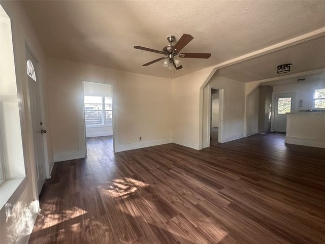 327 Egan Street, Denton, TX 76201
