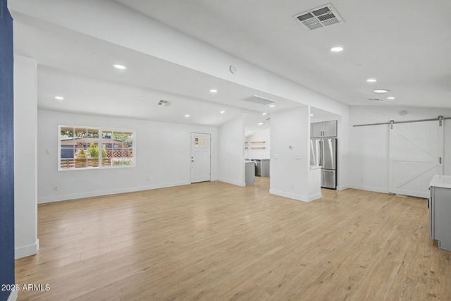 702 W ROSE Lane, Phoenix, AZ 85013