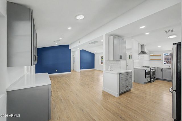 702 W ROSE Lane, Phoenix, AZ 85013