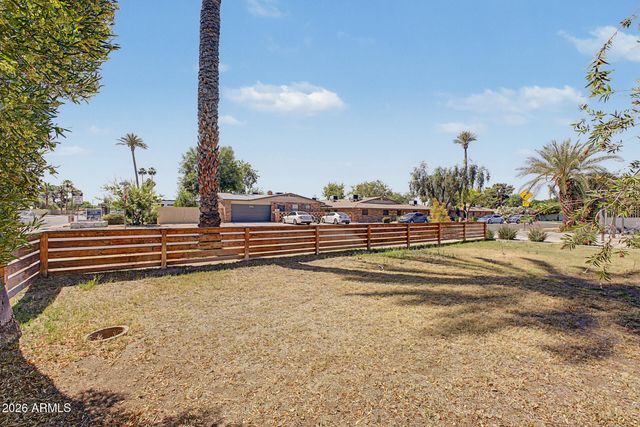 702 W ROSE Lane, Phoenix, AZ 85013