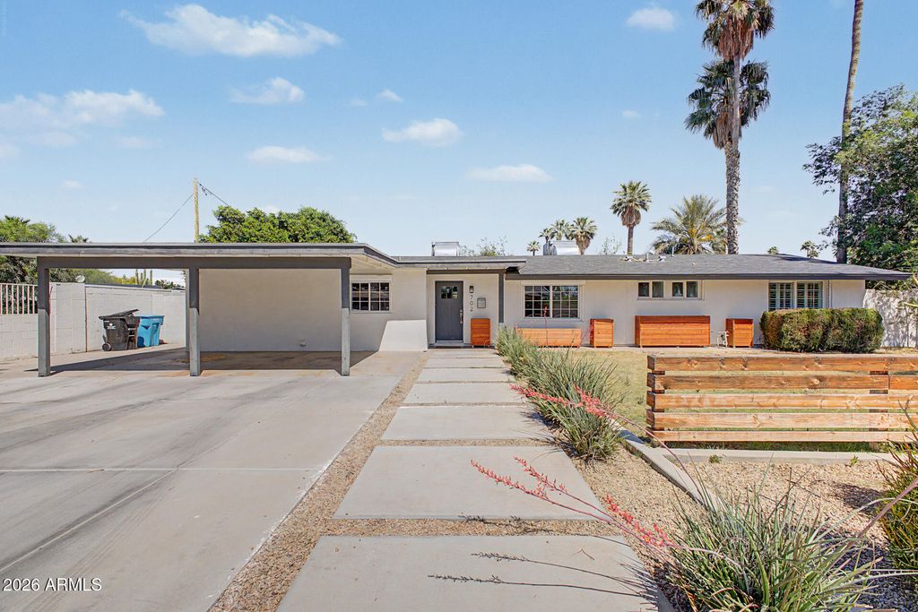 702 W ROSE Lane, Phoenix, AZ 85013