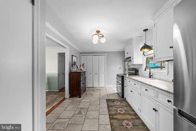 56 LAKEVIEW AVE, Pennsville, NJ 08070