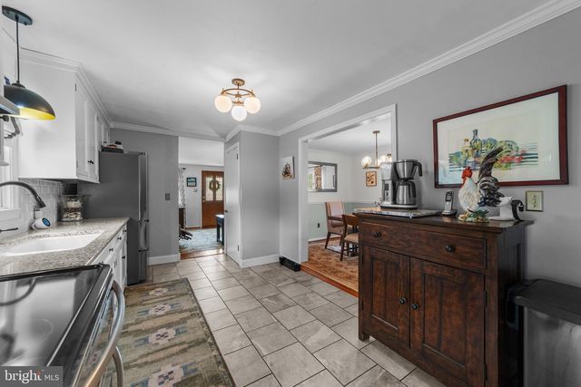 56 LAKEVIEW AVE, Pennsville, NJ 08070