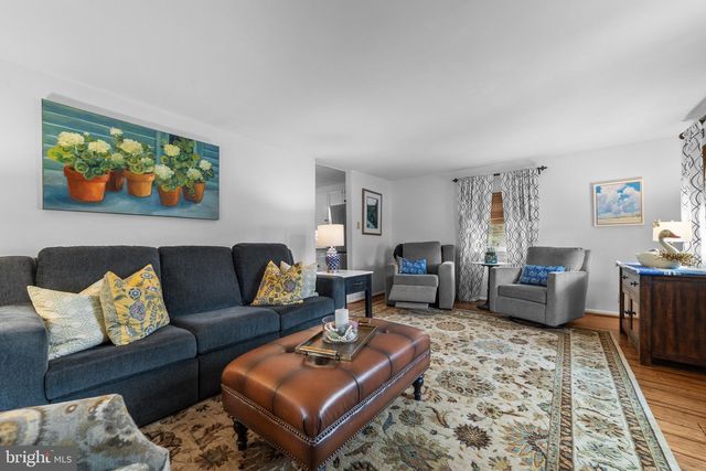 56 LAKEVIEW AVE, Pennsville, NJ 08070