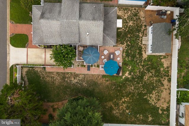 56 LAKEVIEW AVE, Pennsville, NJ 08070