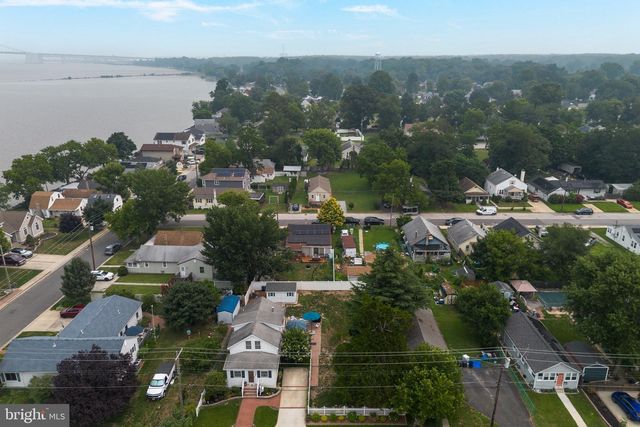 56 LAKEVIEW AVE, Pennsville, NJ 08070
